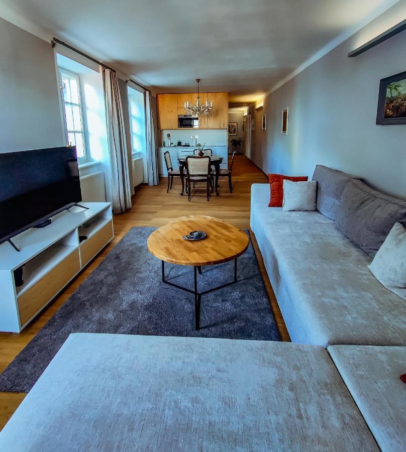 Apartments Cafe Hexe Братислава Экстерьер фото