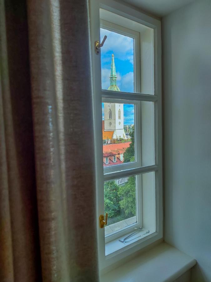 Apartments Cafe Hexe Братислава Экстерьер фото