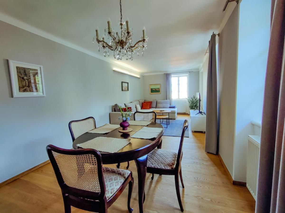 Apartments Cafe Hexe Братислава Экстерьер фото