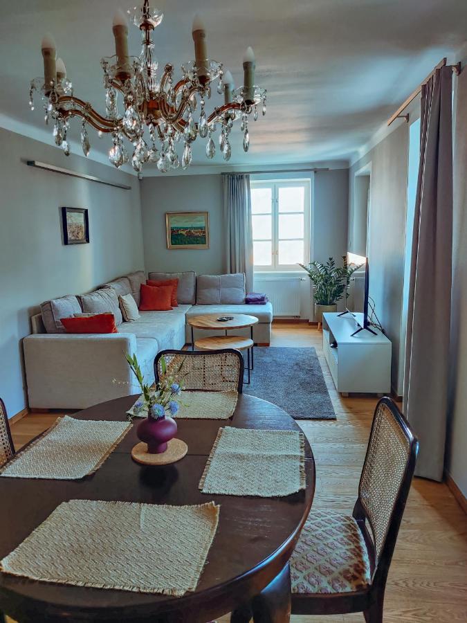 Apartments Cafe Hexe Братислава Экстерьер фото