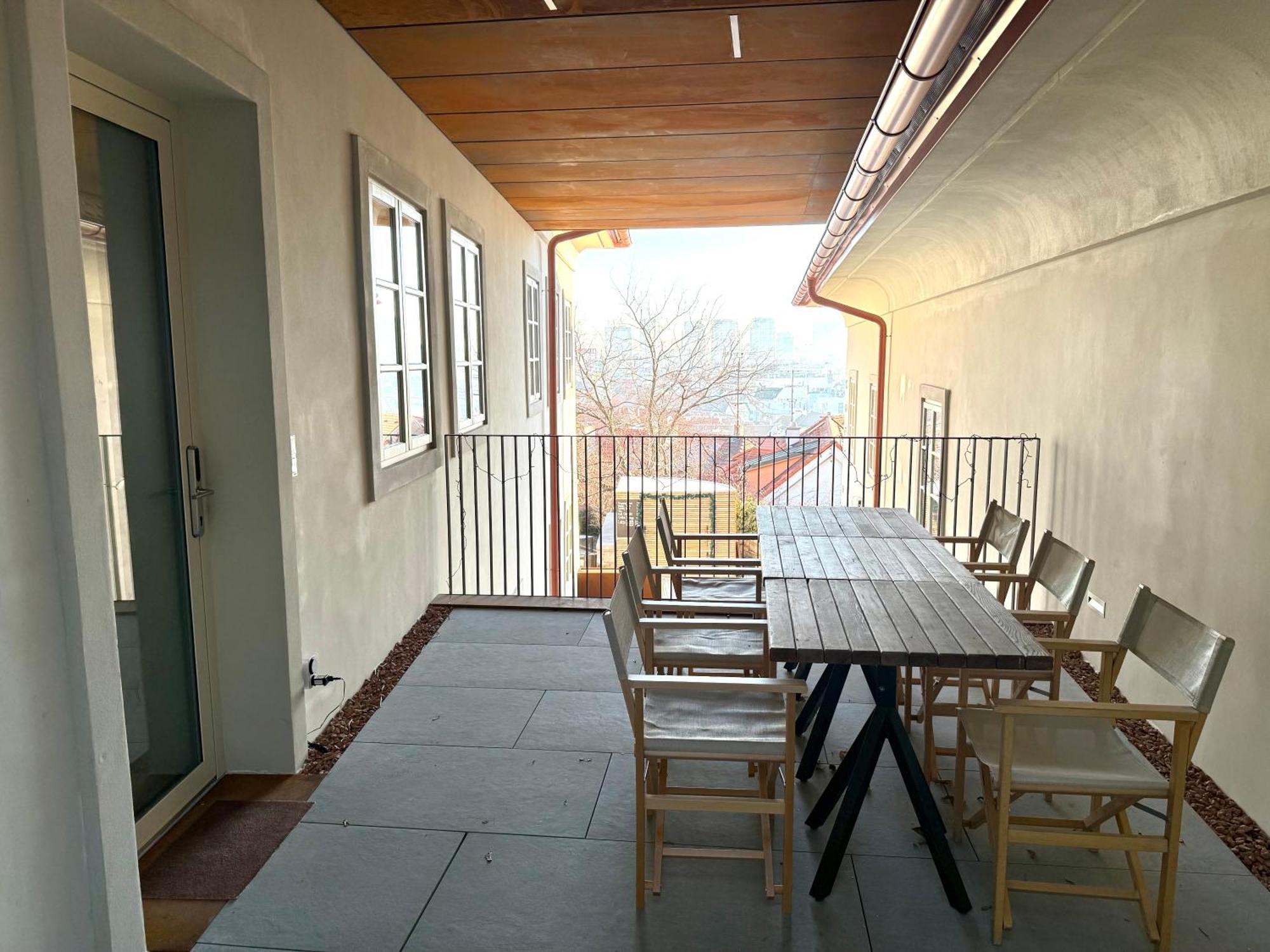 Apartments Cafe Hexe Братислава Экстерьер фото