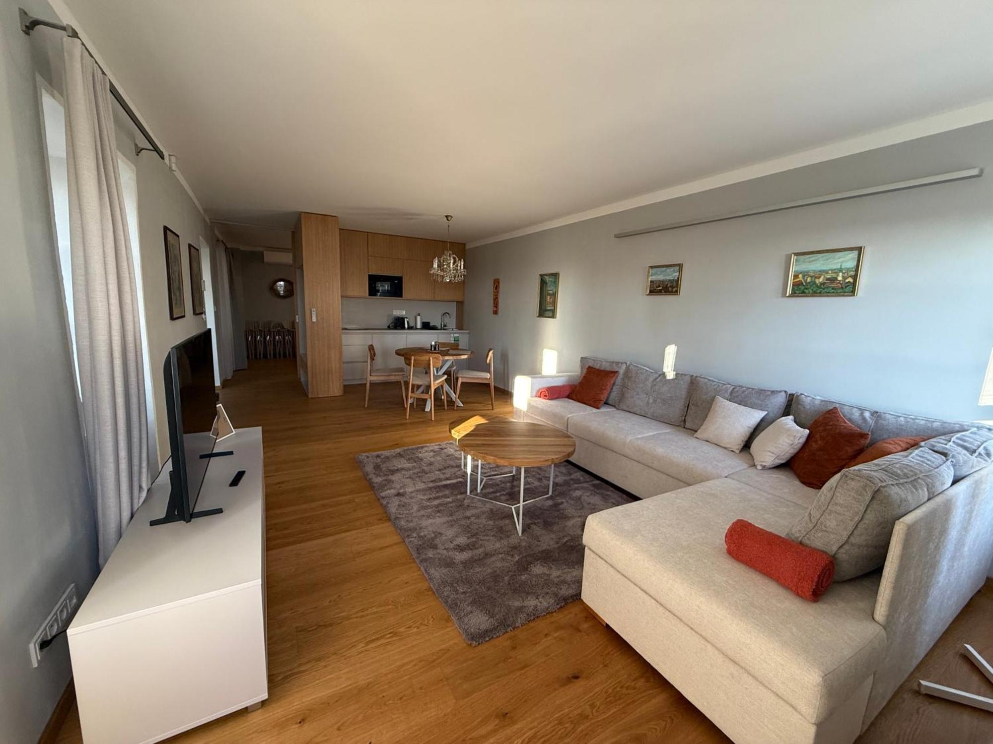 Apartments Cafe Hexe Братислава Экстерьер фото