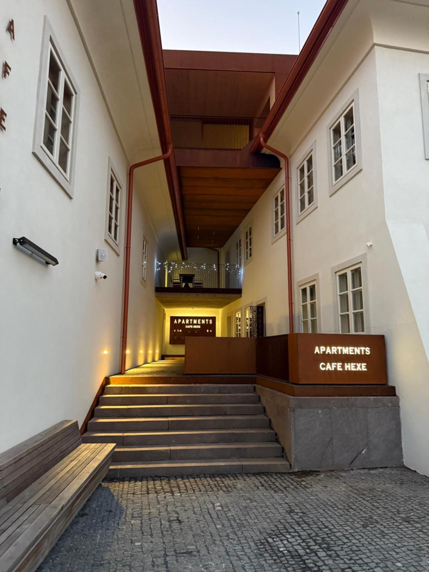 Apartments Cafe Hexe Братислава Экстерьер фото